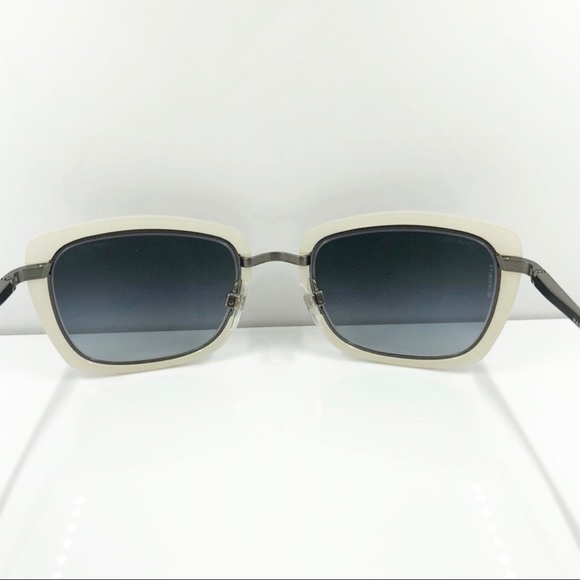 ♦️FINAL SALE♦️ CHANEL 4203 SUNGLASSES - Picture 5 of 8